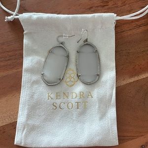 Kendra Scott Elle earrings in Slate Cats eye